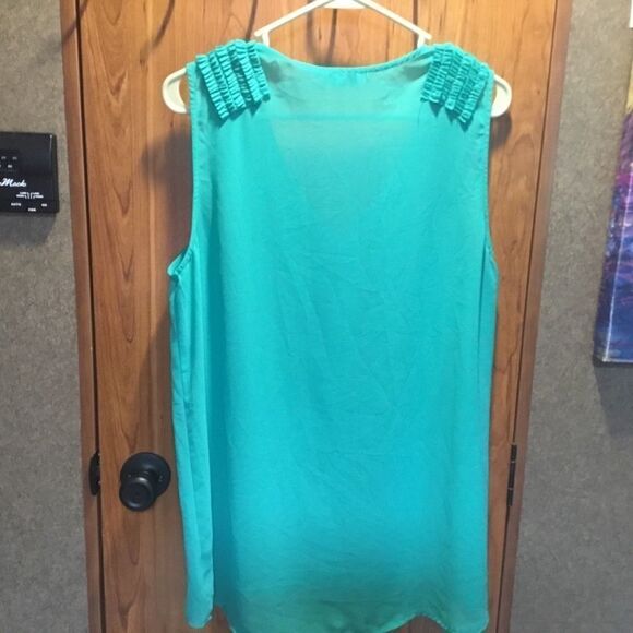 Charming Charlie Brand Sleeveless Crepe Top Sz L - Picture 3 of 10